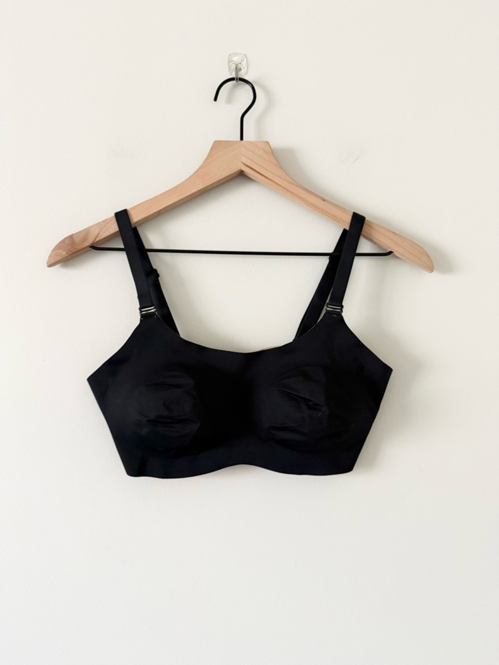 Knix by Knixwear Evolution Seamless Bra in Black Adjustable straps Size 4